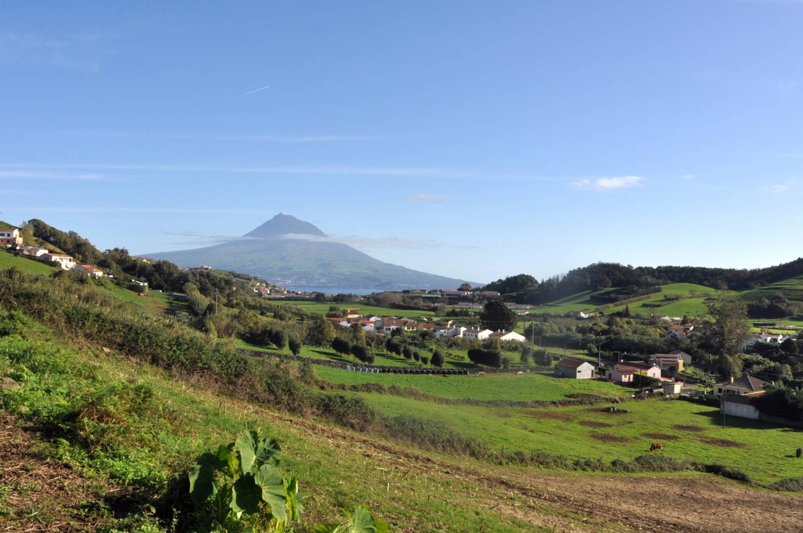 huge property view Faial